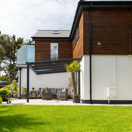 Cornwall Sunray Palm - Gannel River Views, Close To Boating Lake, Pentire & Fistral Beach, Newquay Centre, Private Location *