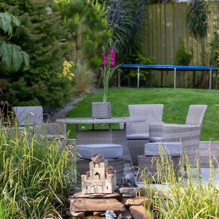 Cornwall Sunray Palm - Gannel River Views, Close To Boating Lake, Pentire & Fistral Beach, Newquay Centre, Private Location Villa *