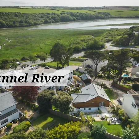Cornwall Sunray Palm - Gannel River Views, Close To Boating Lake, Pentire & Fistral Beach, Newquay Centre, Private Location * New Quay