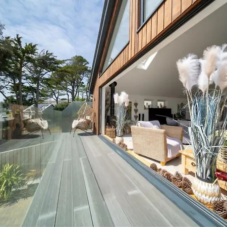 Cornwall Sunray Palm - Gannel River Views, Close To Boating Lake, Pentire & Fistral Beach, Newquay Centre, Private Location New Quay